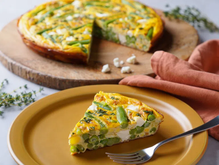 Fasolkowa frittata z fetą i ziołami